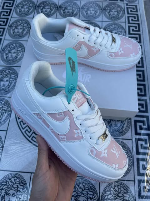 [F] buty N z różowym lV