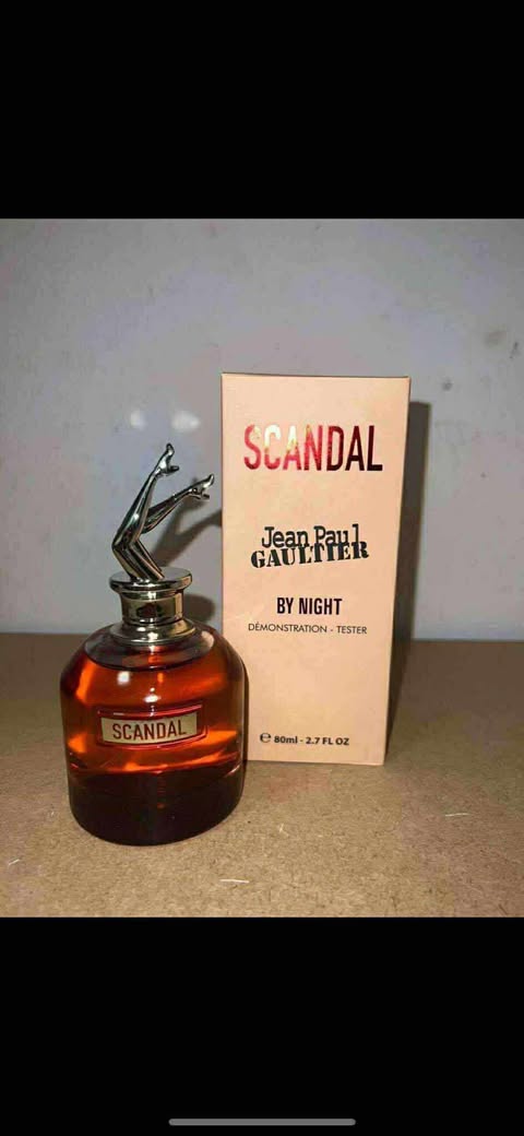 [F] perfumy scandal